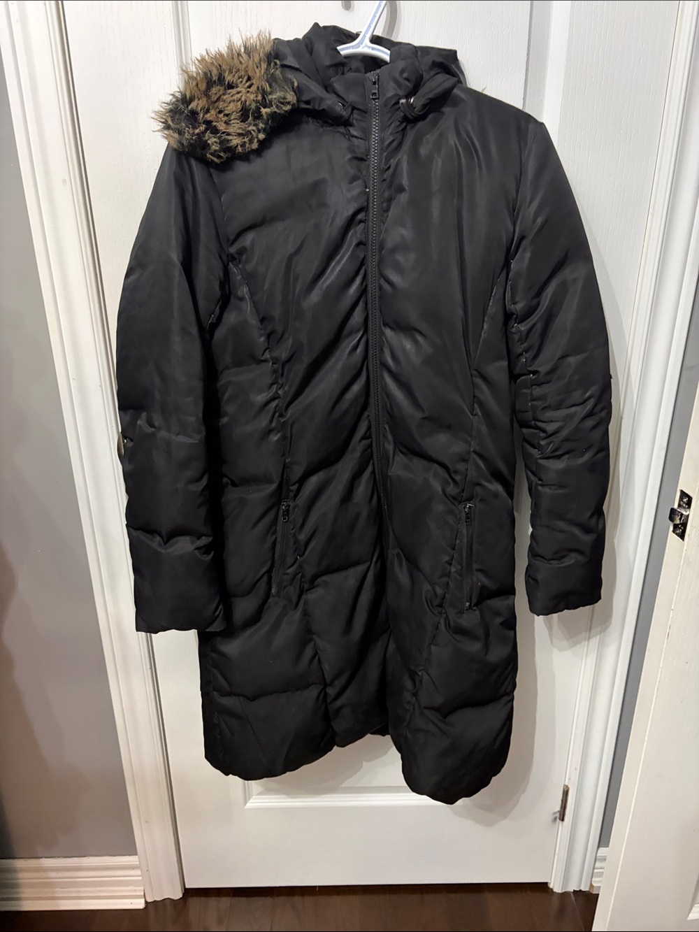 Women’s Black Puffer Coat with Faux Fur Trim